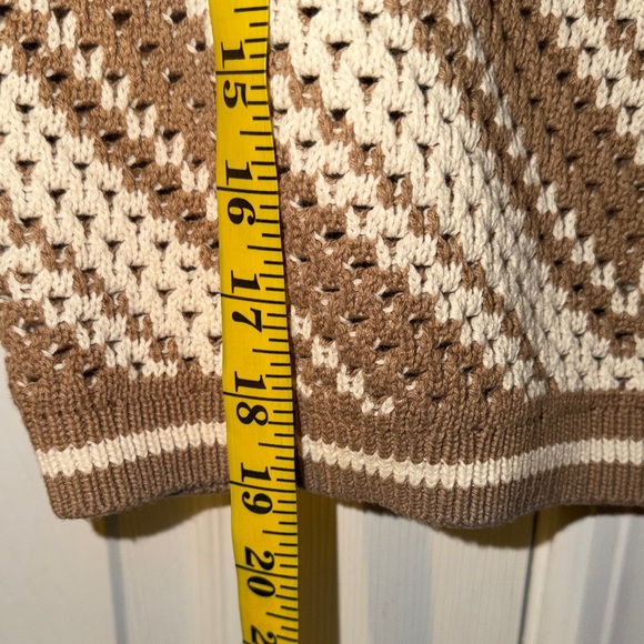GAP Crochet Tan and Cream Knit Sweater Vest - Picture 7 of 9
